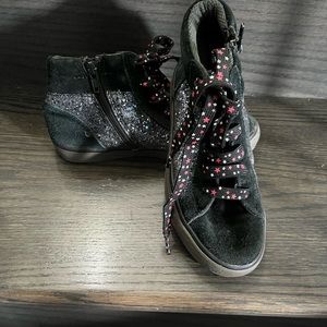 Clarks girls designer shoes sz 1 EUC